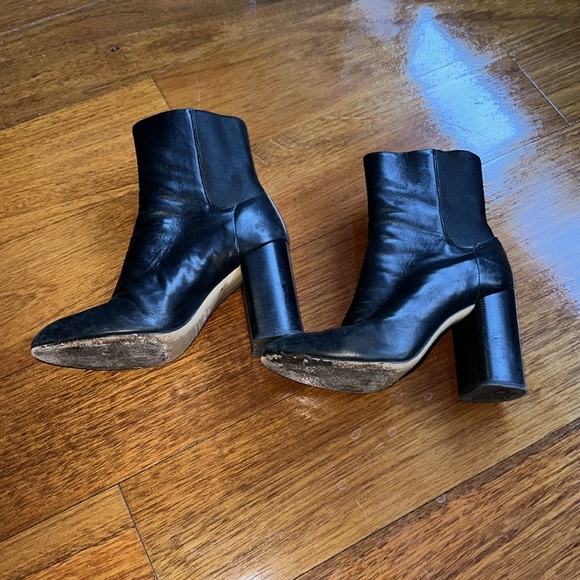 Rag & bone booties. Scuffed up but real leather. Please view photos. - Picture 4 of 6